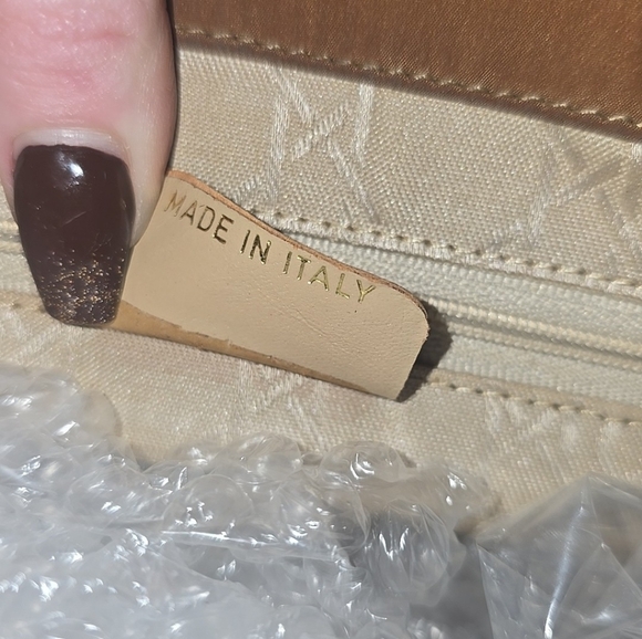 Dior Brown Shoulder Bag with Gold Accents - Picture 9 of 10